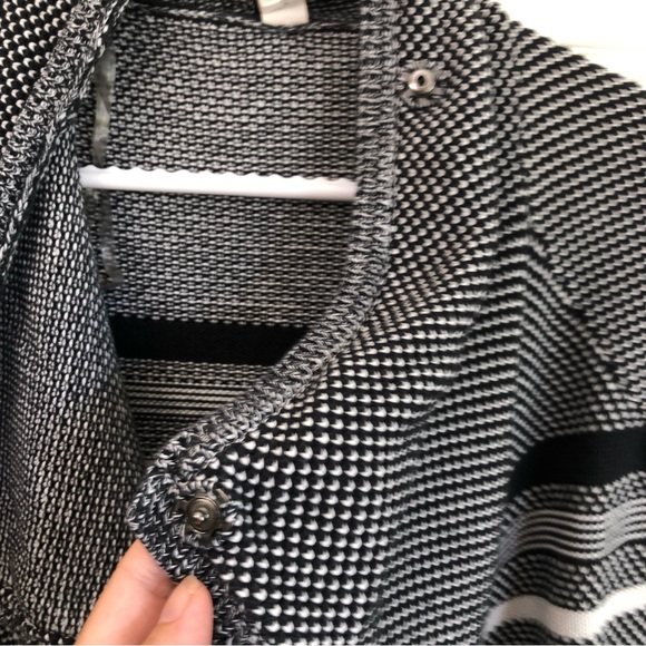 Ivivva by Lululemon girl’s cardigan sweater - Picture 7 of 9